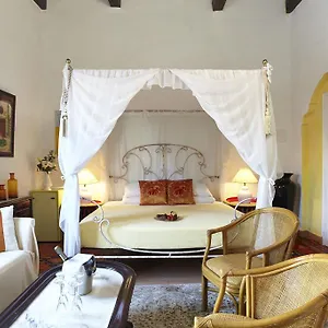 El Corsario Hotel